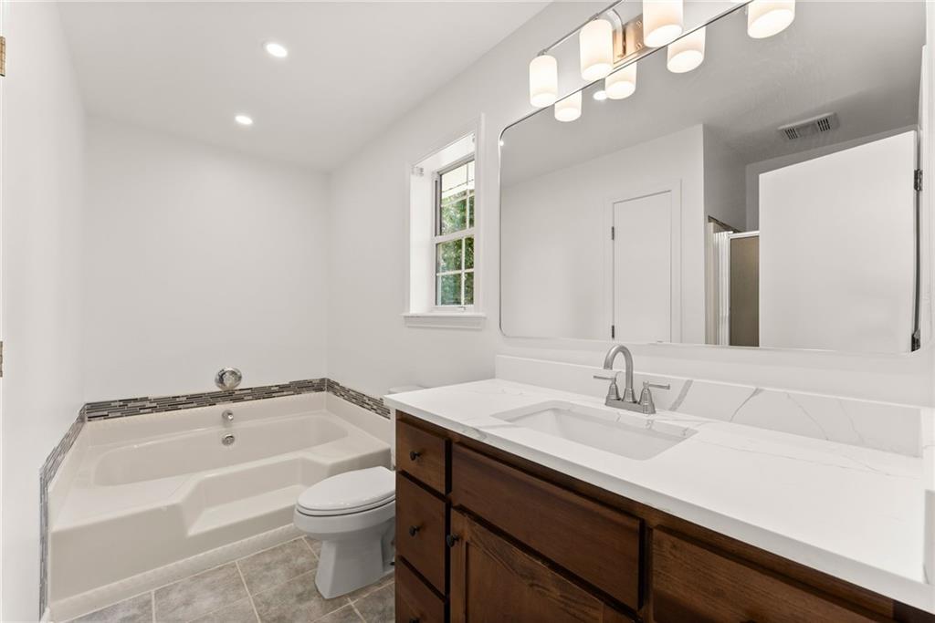 5820 Steve Black Road Property Photo 26