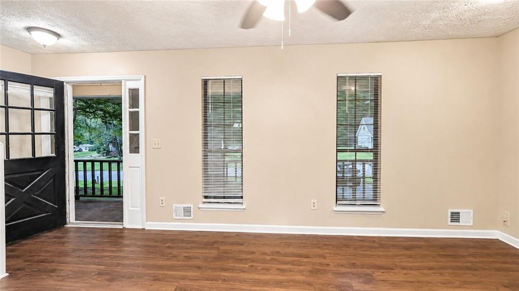 8272 Blackfoot Trail Property Photo 7