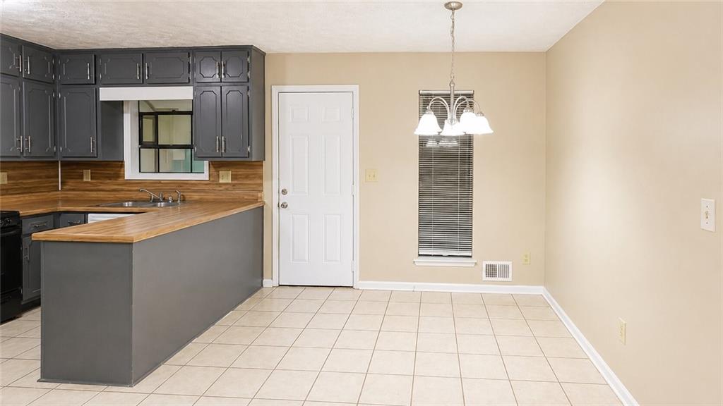 8272 Blackfoot Trail Property Photo 10