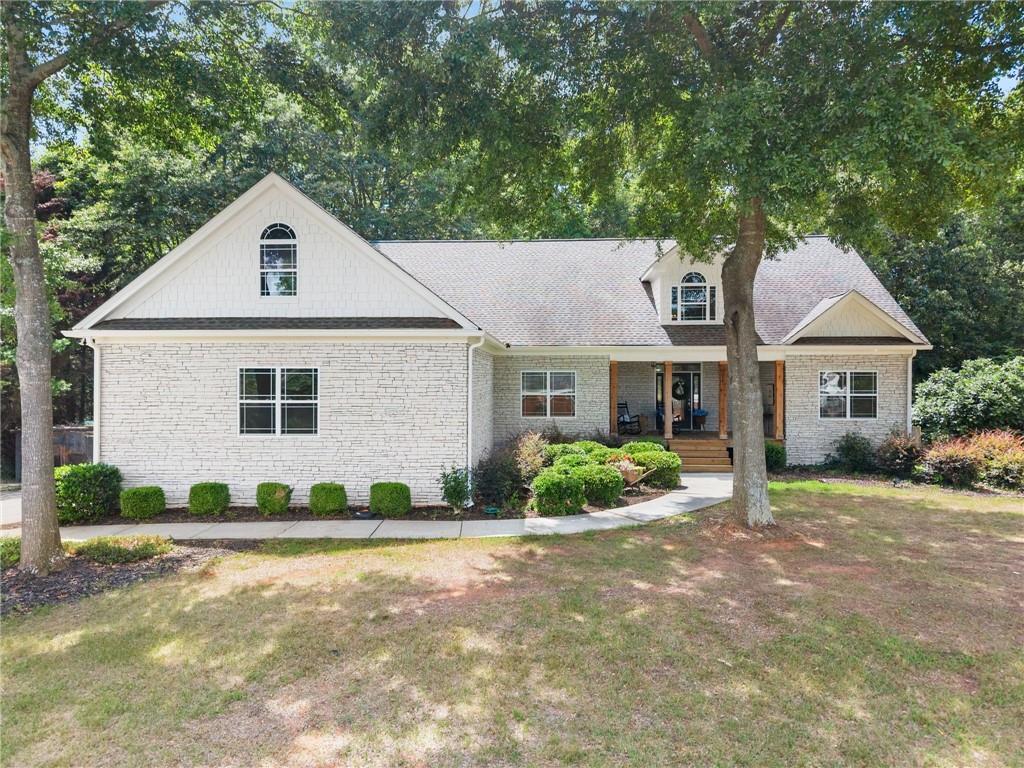 860 Lakeview Drive Property Photo 1