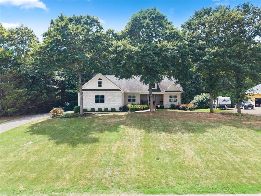 860 Lakeview Drive Property Photo 4