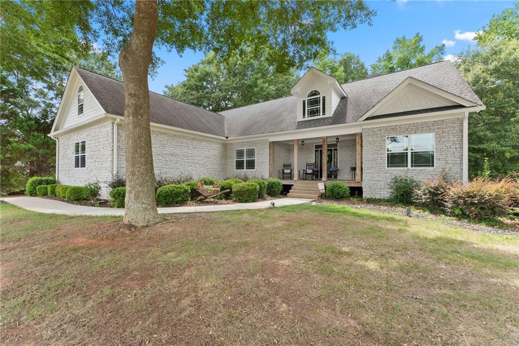 860 Lakeview Drive Property Photo 9