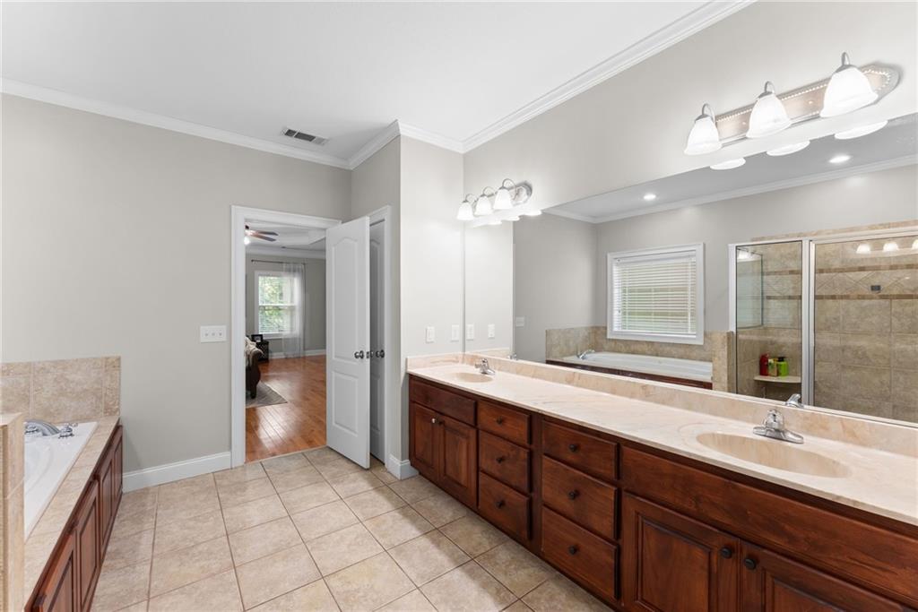 860 Lakeview Drive Property Photo 40