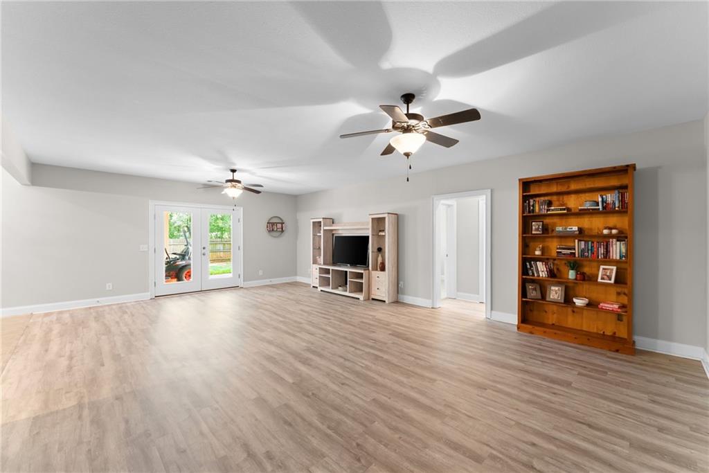 860 Lakeview Drive Property Photo 49