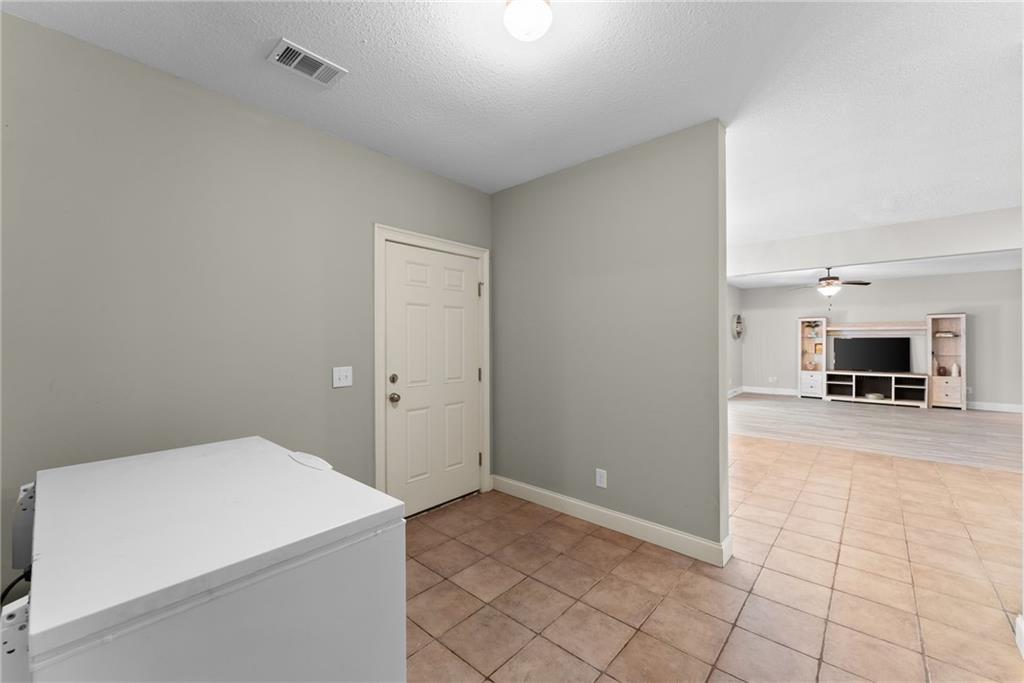 860 Lakeview Drive Property Photo 60