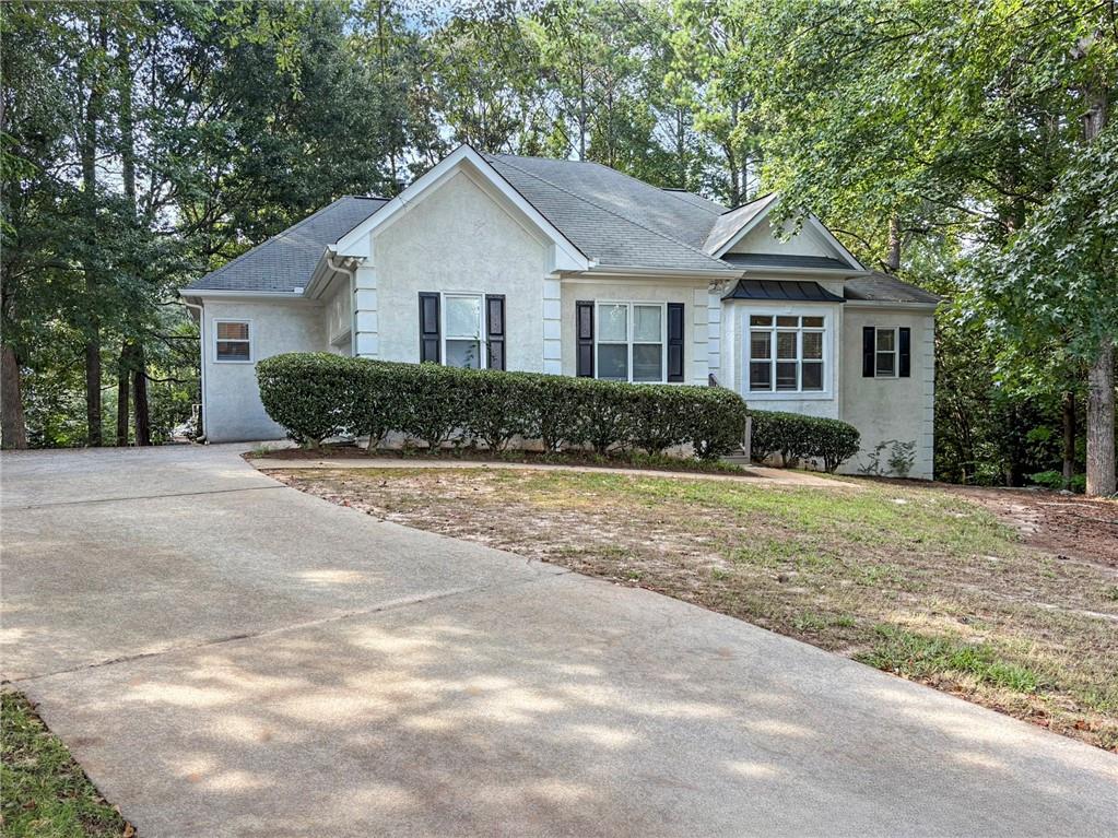 100 Wyngate Drive Property Photo 1