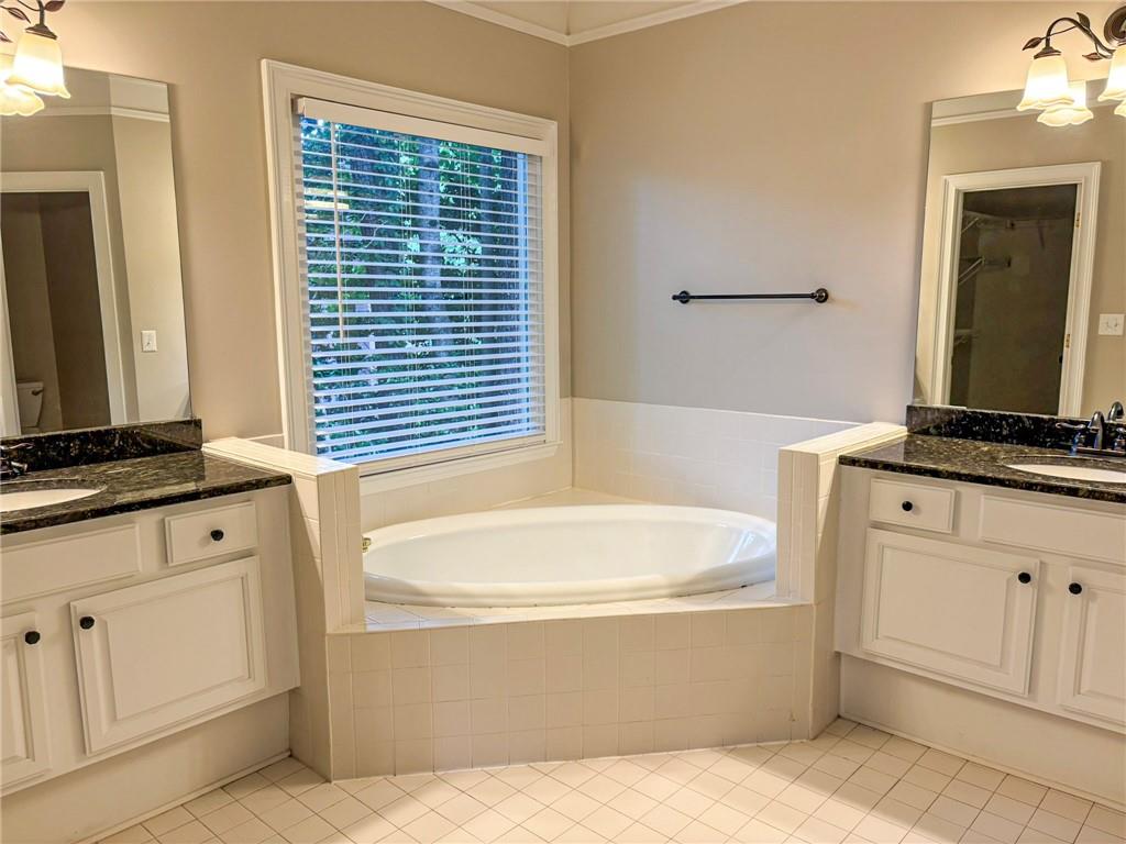 100 Wyngate Drive Property Photo 12