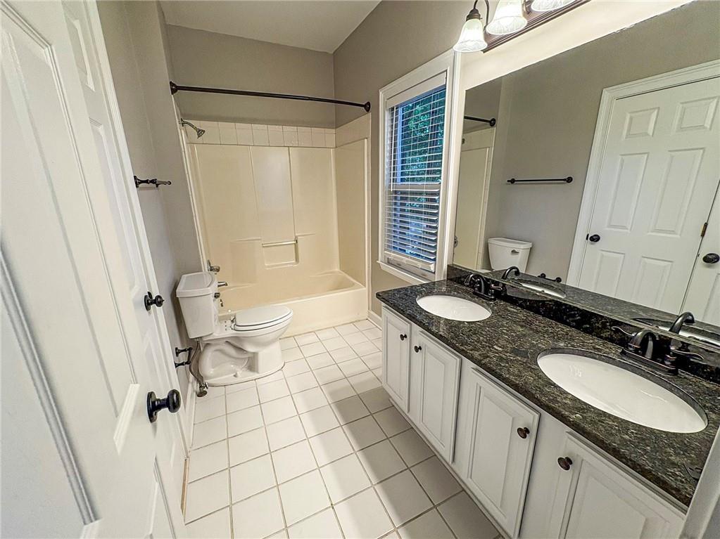 100 Wyngate Drive Property Photo 16