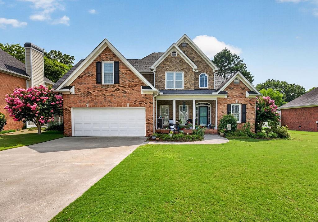 120 Wexford Drive Ne Property Photo 1