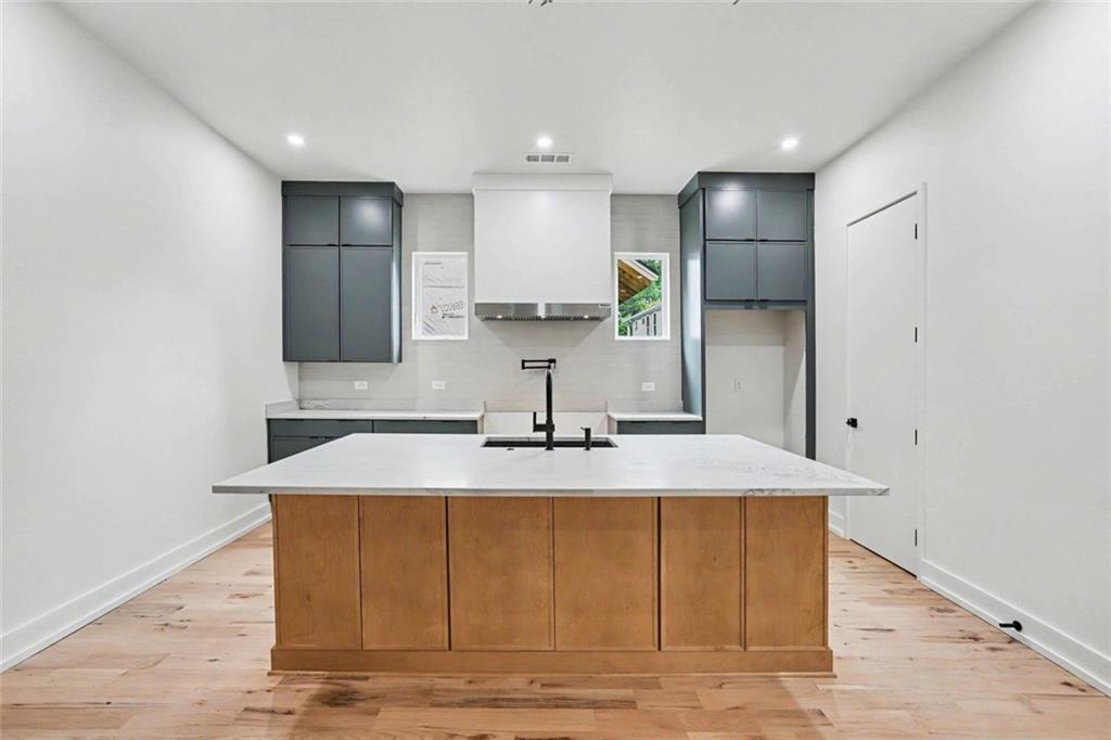 7809930 Property Photo 11