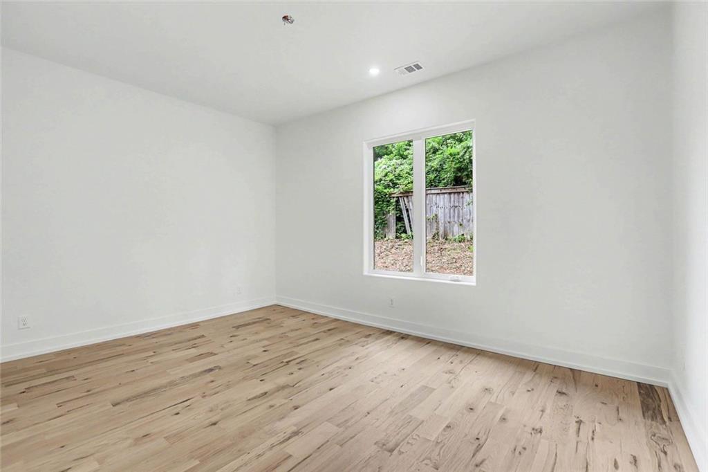 7809930 Property Photo 16