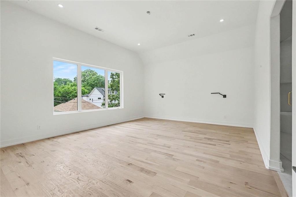 7809930 Property Photo 21