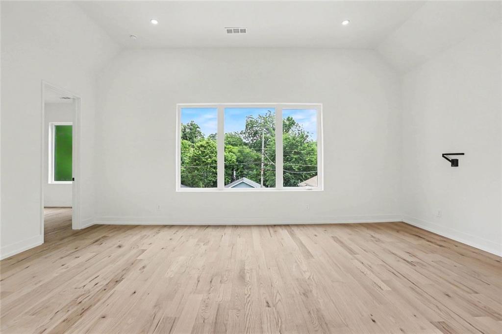 7809930 Property Photo 24