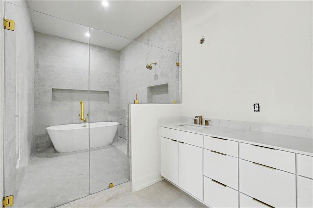 7809930 Property Photo 25