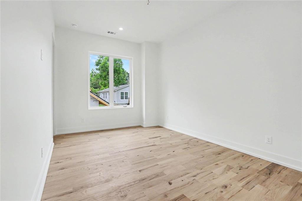 7809930 Property Photo 28