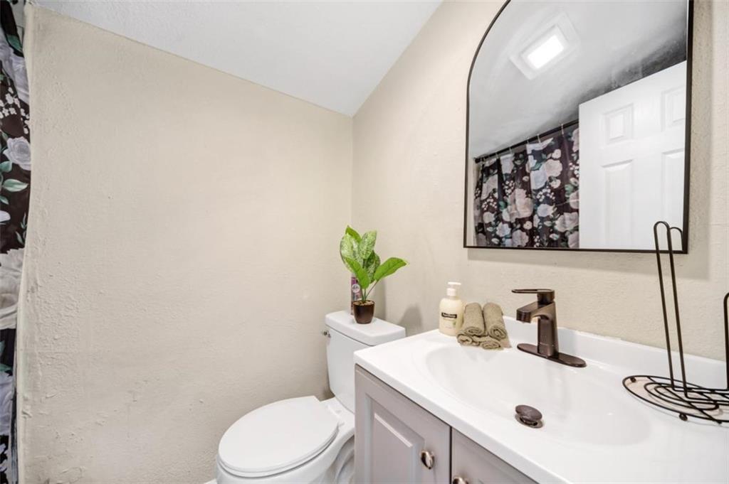 240 Jackson Street Property Photo 8