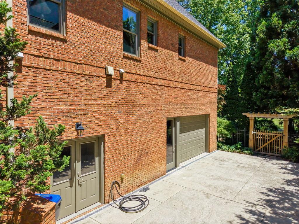 6945 Wakehurst Place Property Photo 4