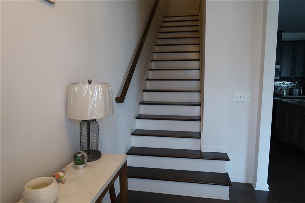 5740 Radford Loop Property Photo 6