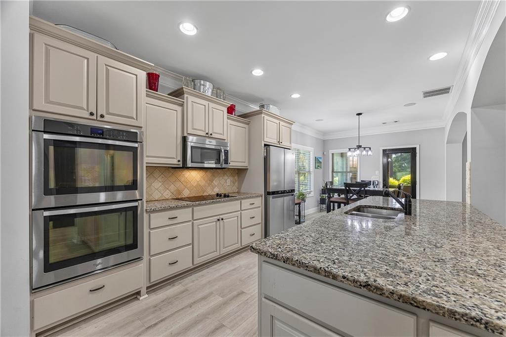 672 Callie Circle Property Photo 12