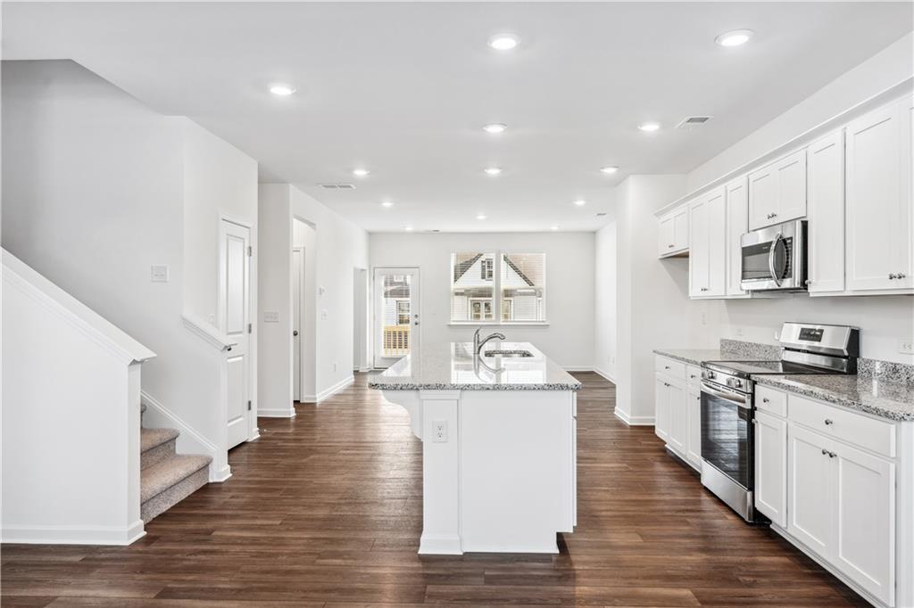 33 Constitution Avenue Property Photo 3