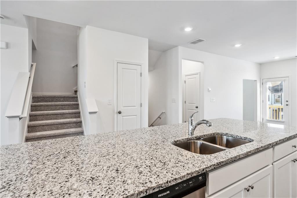 33 Constitution Avenue Property Photo 5