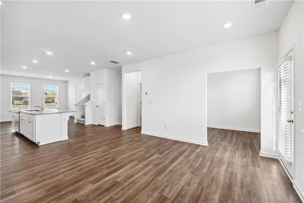 33 Constitution Avenue Property Photo 8