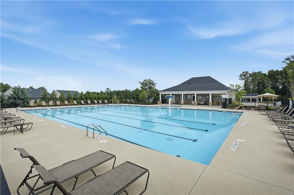 1297 Trident Maple Property Photo 4