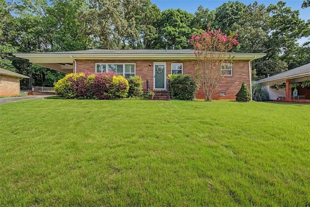 134 Larose Circle Se Property Photo 1