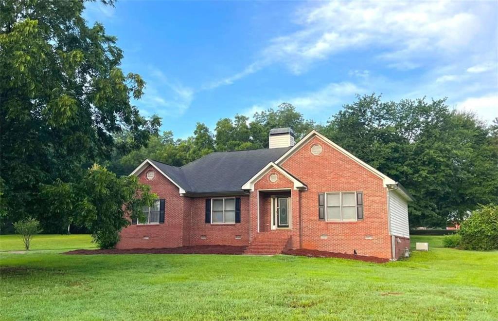 125 Wedgefield Drive Property Photo 1