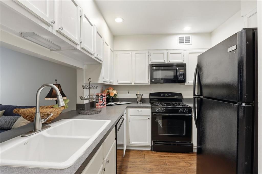 3154 Stratford Green Place Property Photo 14