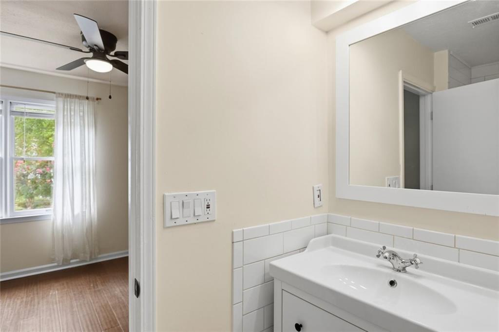 3154 Stratford Green Place Property Photo 18