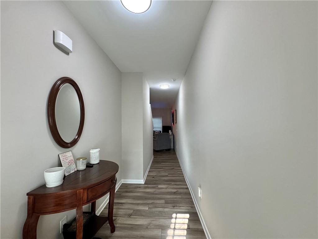 1433 Ben Park Way Property Photo 3