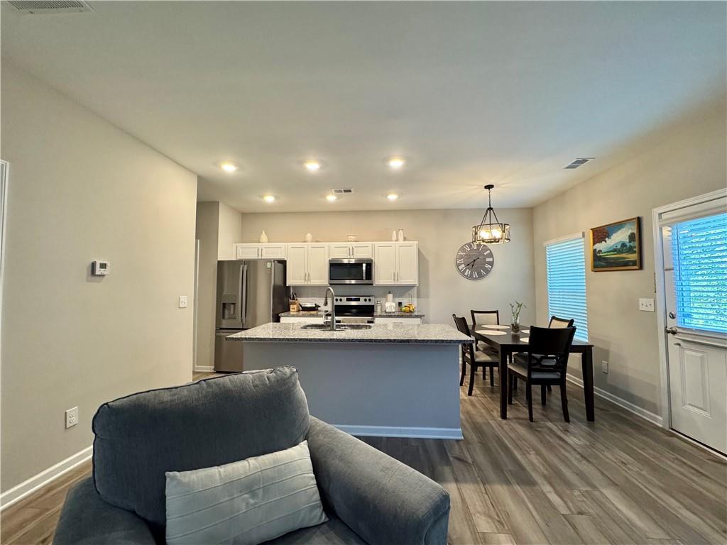 1433 Ben Park Way Property Photo 7