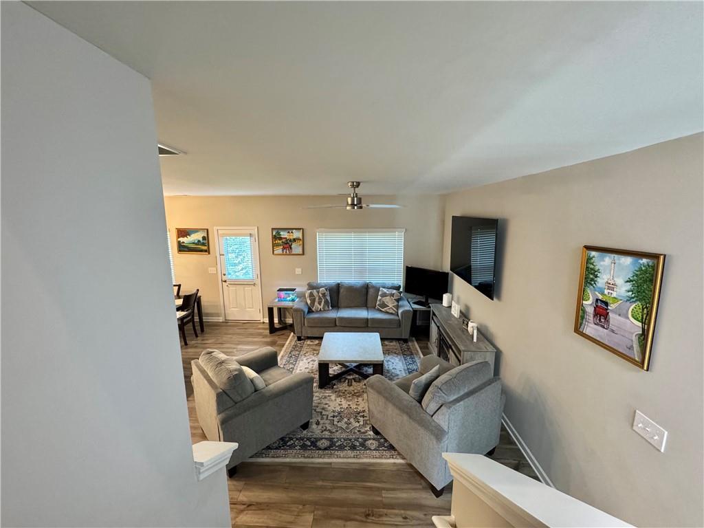 1433 Ben Park Way Property Photo 8