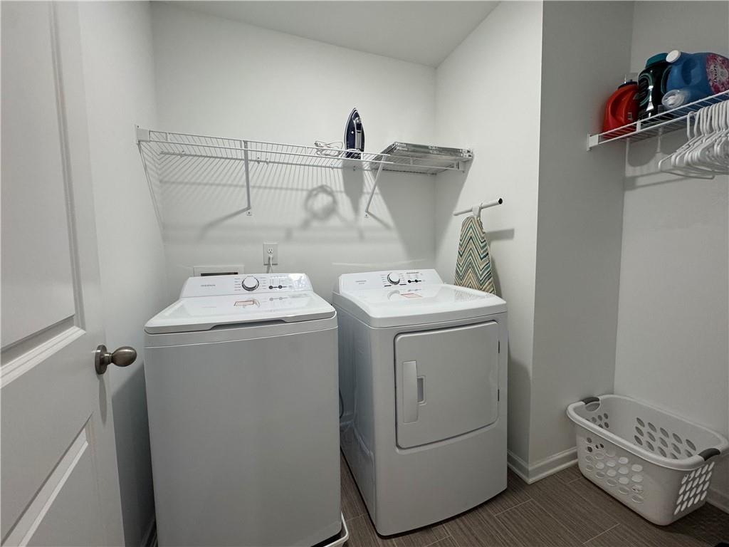 1433 Ben Park Way Property Photo 9