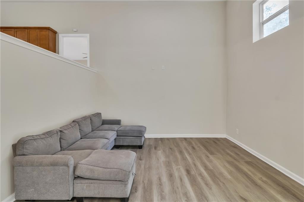 6817 Red Maple Drive Property Photo 4