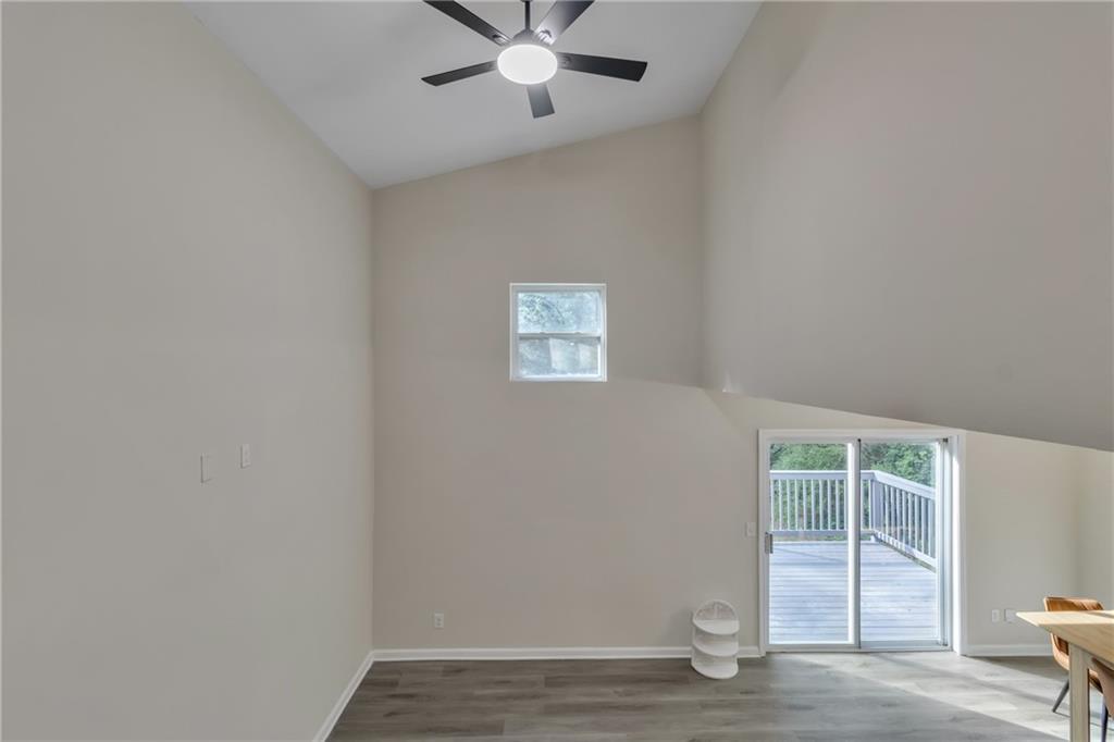 6817 Red Maple Drive Property Photo 6