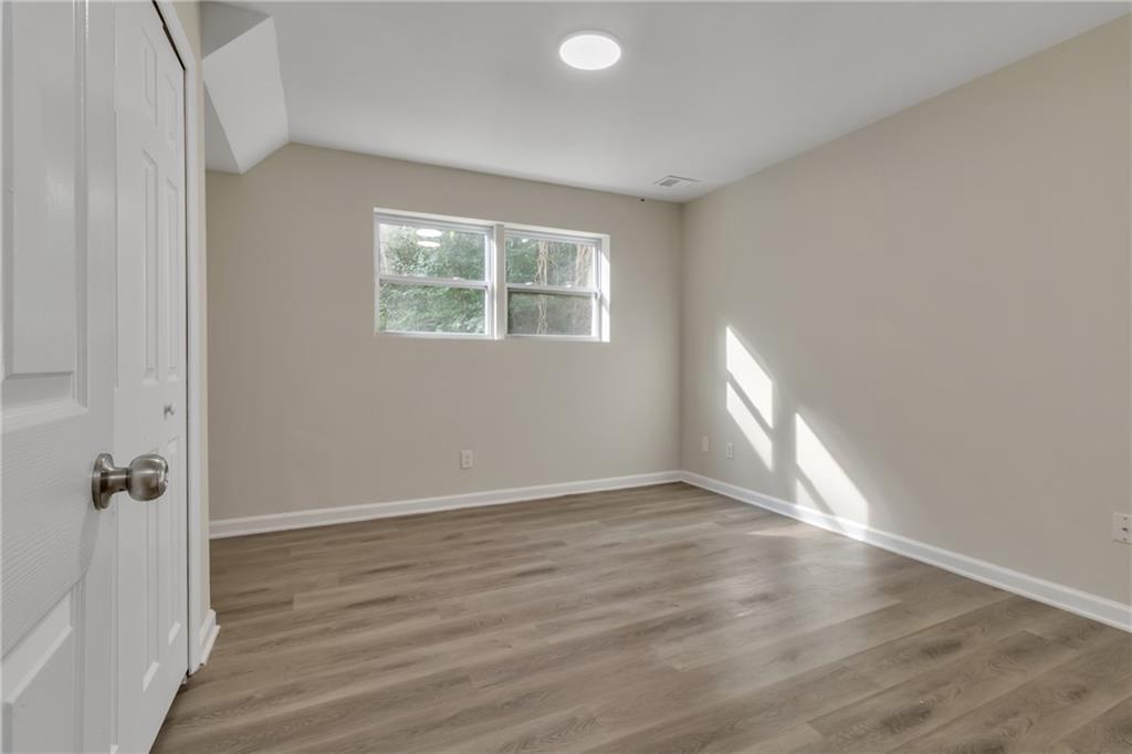 6817 Red Maple Drive Property Photo 9