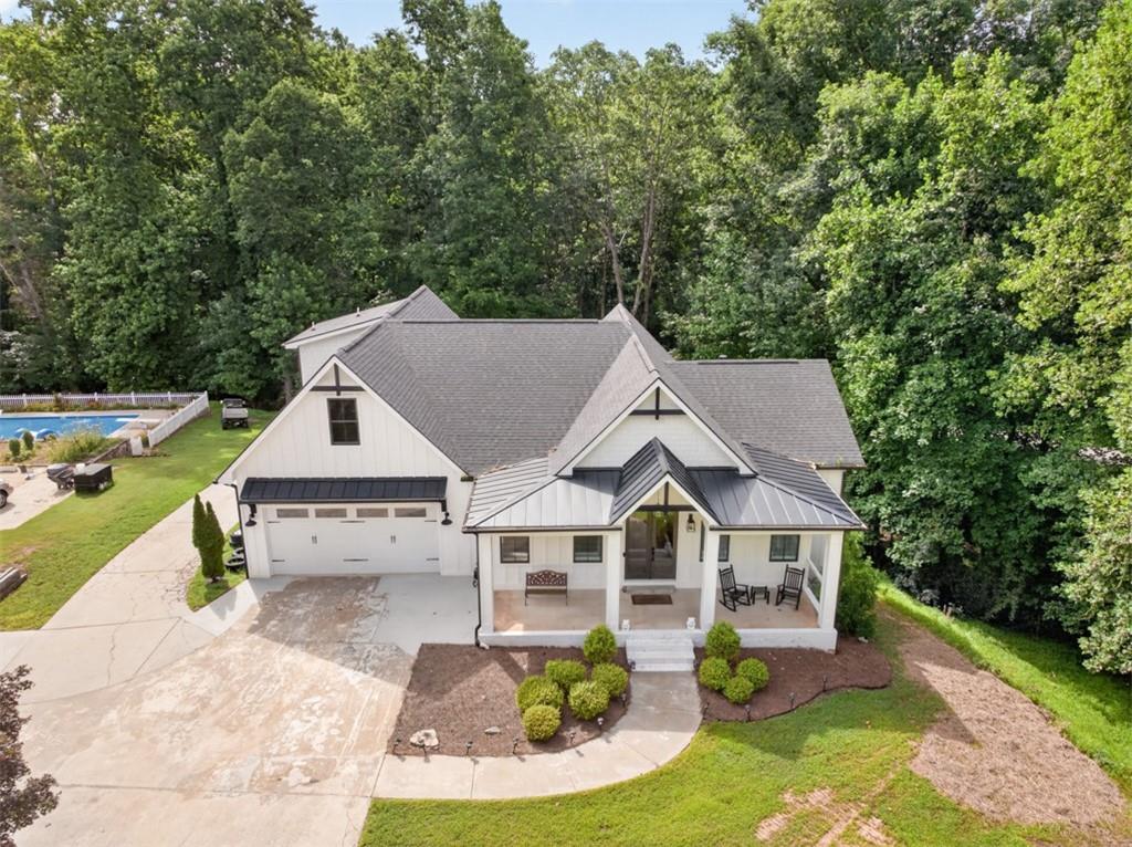 6052 Oak Hill Drive Property Photo 1