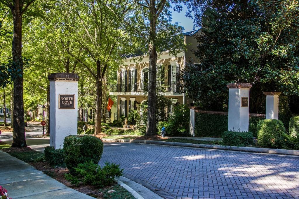 305 Abercorn Square Property Photo 2