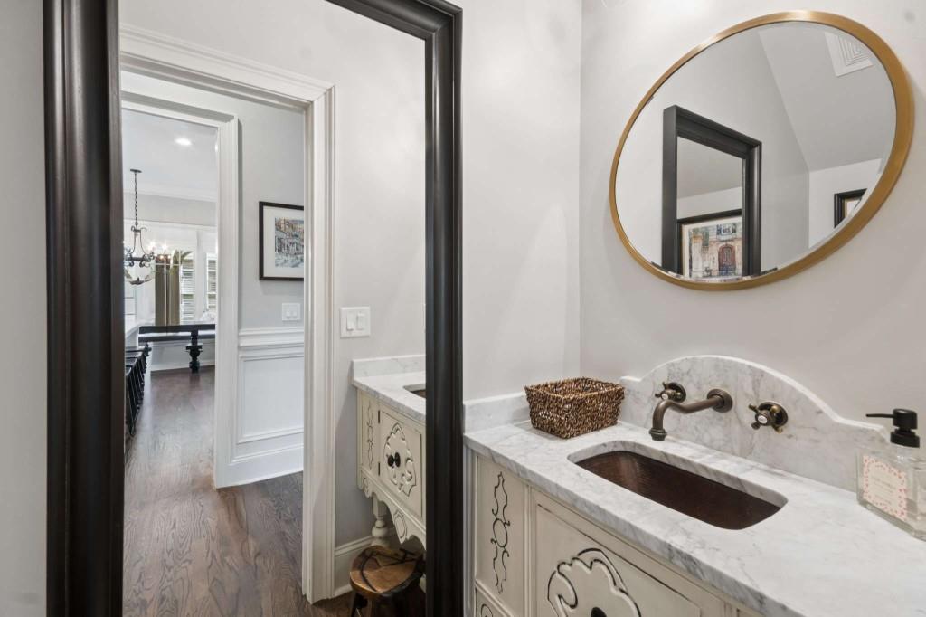 305 Abercorn Square Property Photo 20