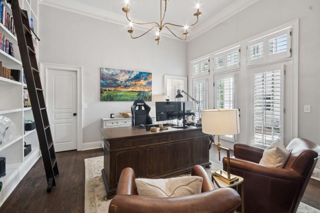 305 Abercorn Square Property Photo 21