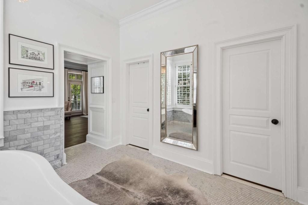 305 Abercorn Square Property Photo 26
