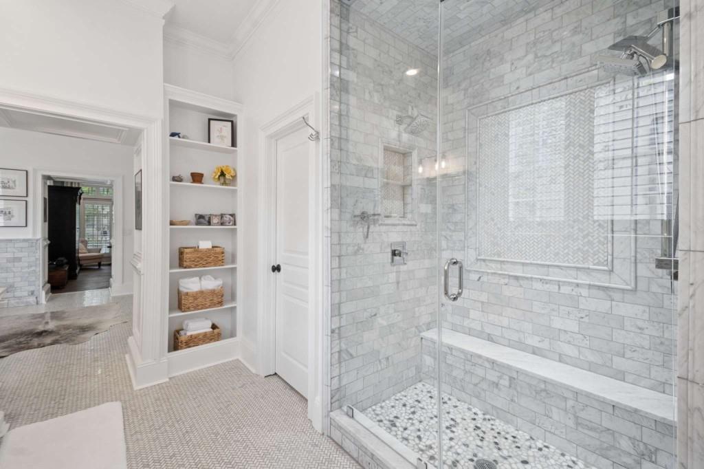 305 Abercorn Square Property Photo 28