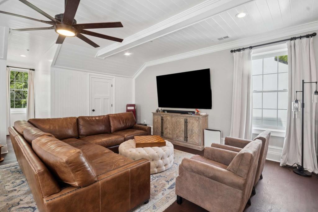 305 Abercorn Square Property Photo 39