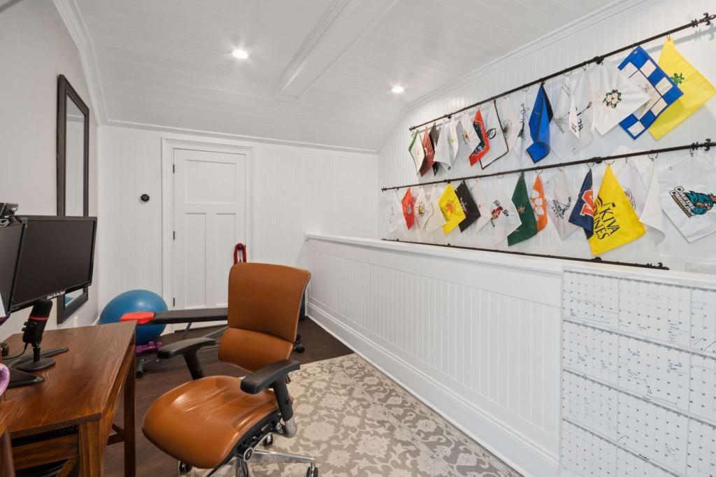 305 Abercorn Square Property Photo 43