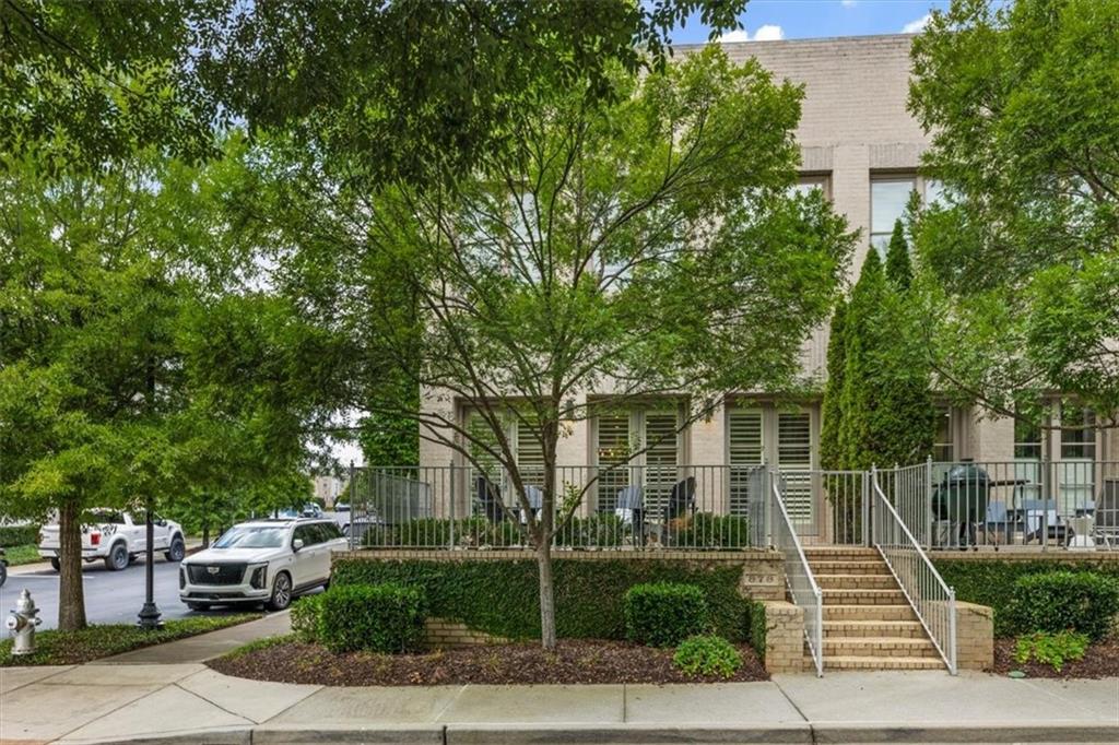 878 3rd Street Property Photo 2