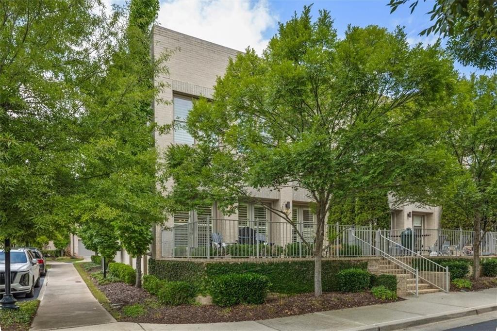 878 3rd Street Property Photo 3
