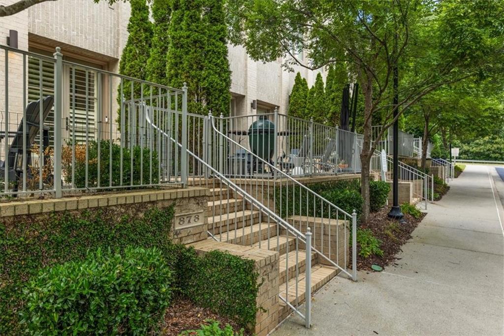 878 3rd Street Property Photo 4