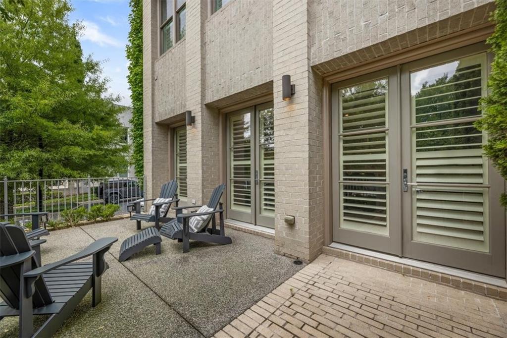 878 3rd Street Property Photo 7